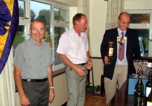 Our 2009 overall winners reciving their prize Our 2009 overall winners reciving their prize