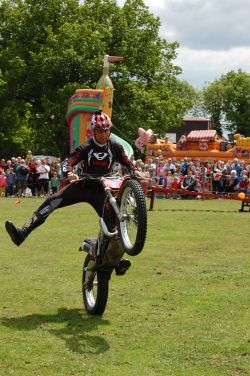 Jez Avery Stunt Show at a previous Treacle Fair