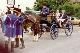 Waiting to move off from the New Inn, Tadley